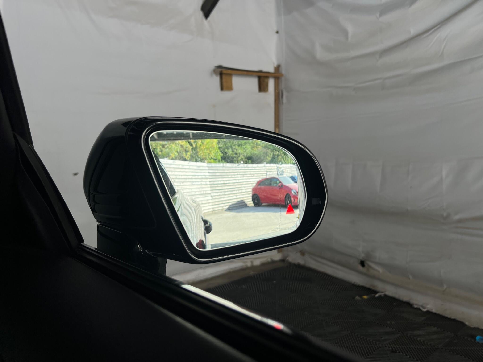 Mercedes-Benz E Class view 58