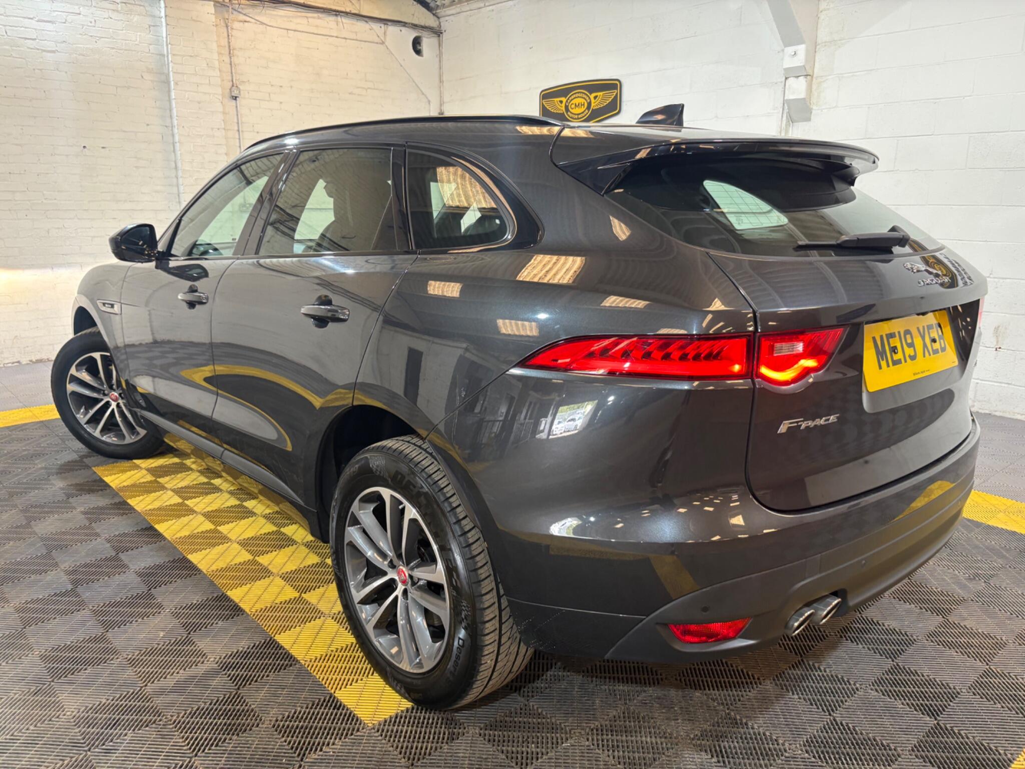 Jaguar F-Pace view 7