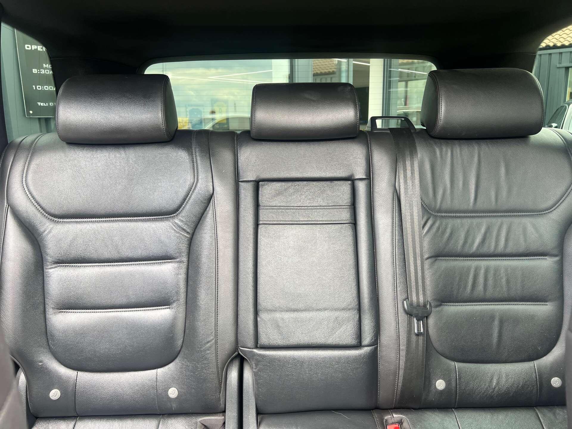 Volkswagen Touareg view 31