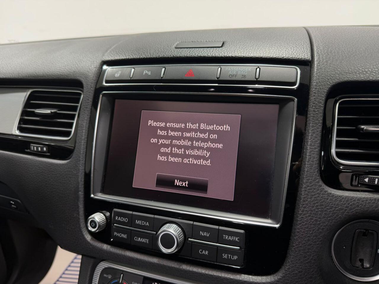 Volkswagen Touareg view 24