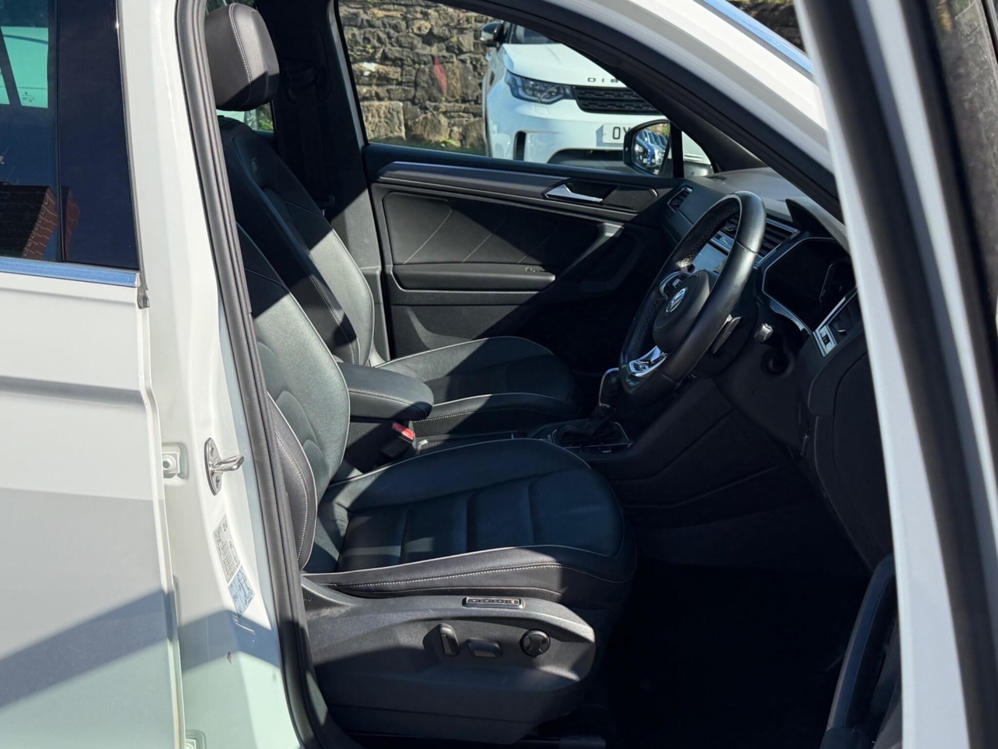 Volkswagen Tiguan view 16