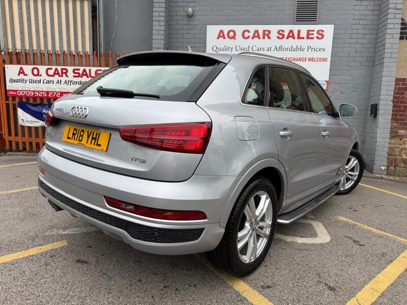 Audi Q3 view 7
