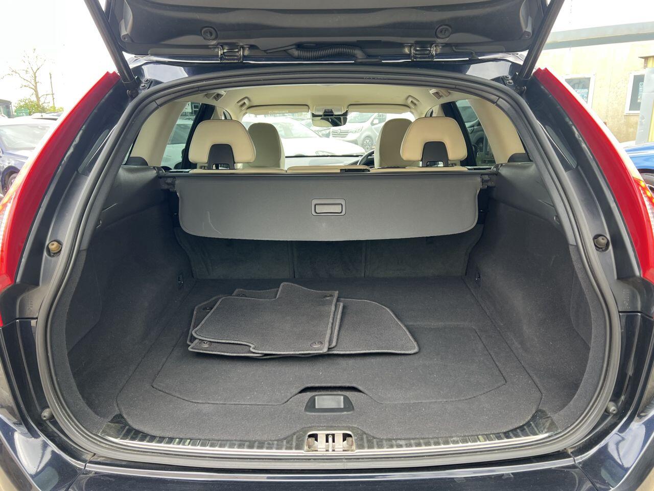 Volvo XC60 view 13