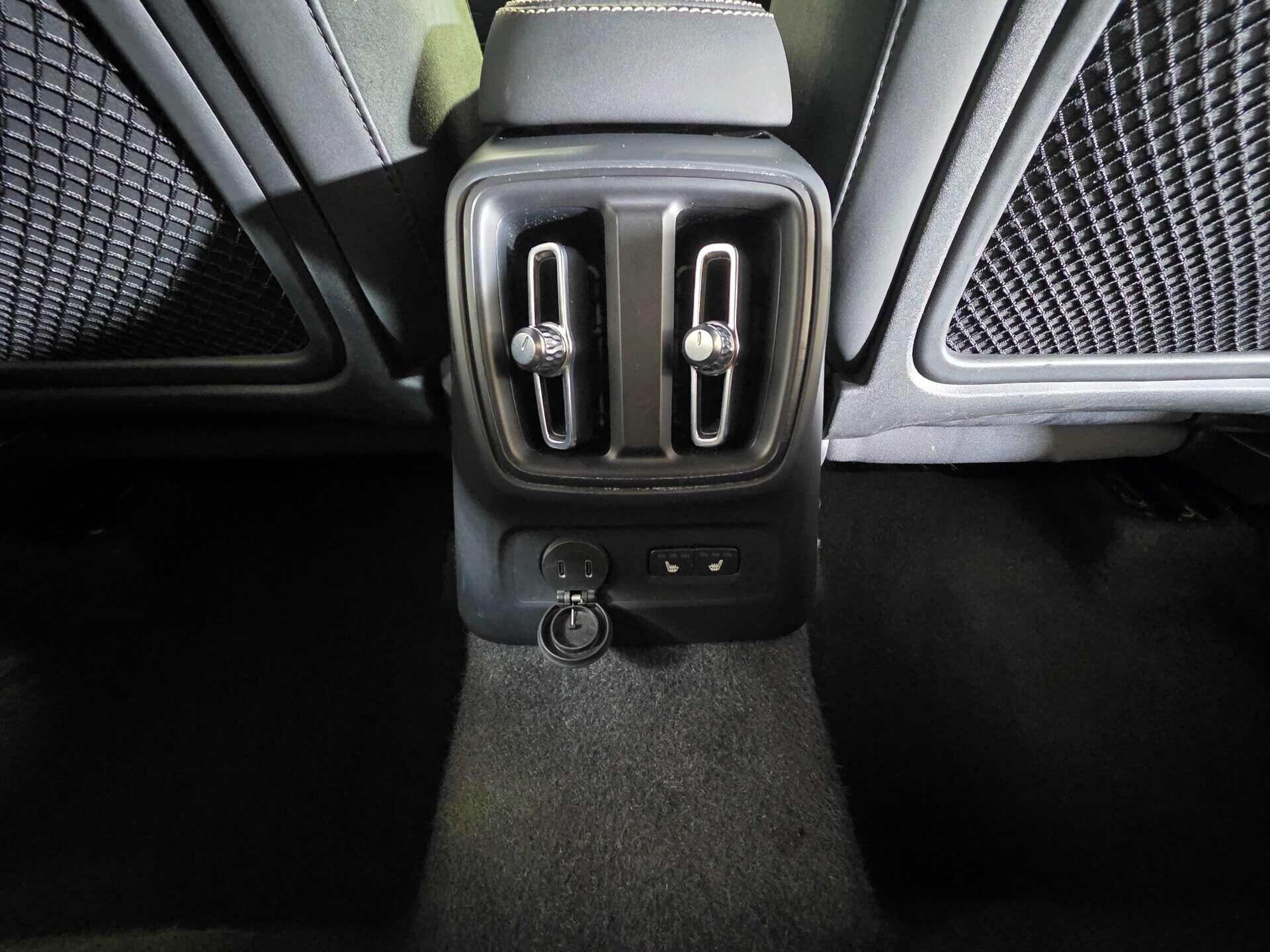 Volvo XC40 view 39