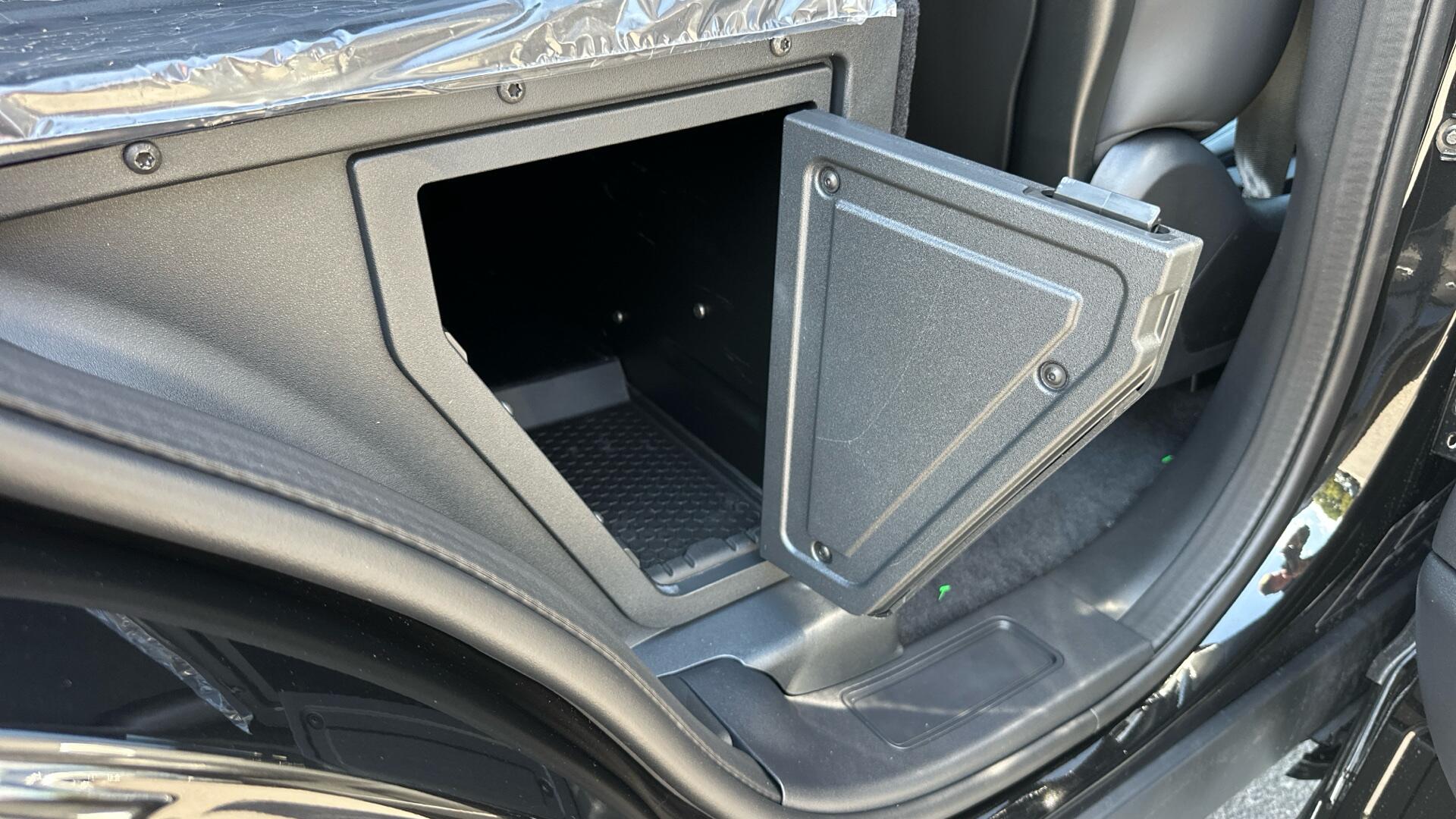 Land Rover Discovery view 27