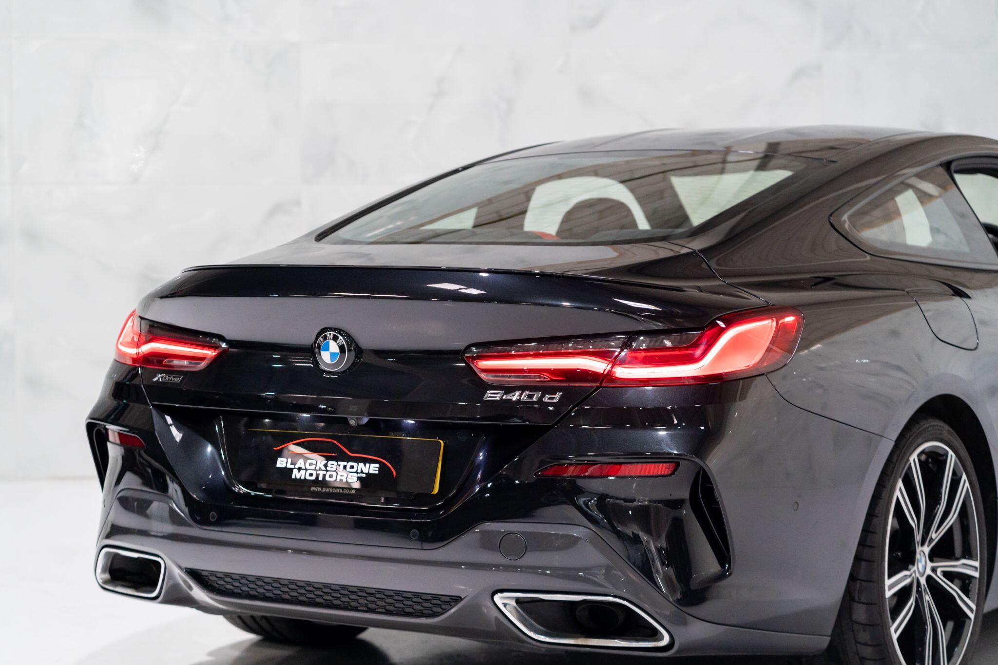 BMW 8 Series view 13