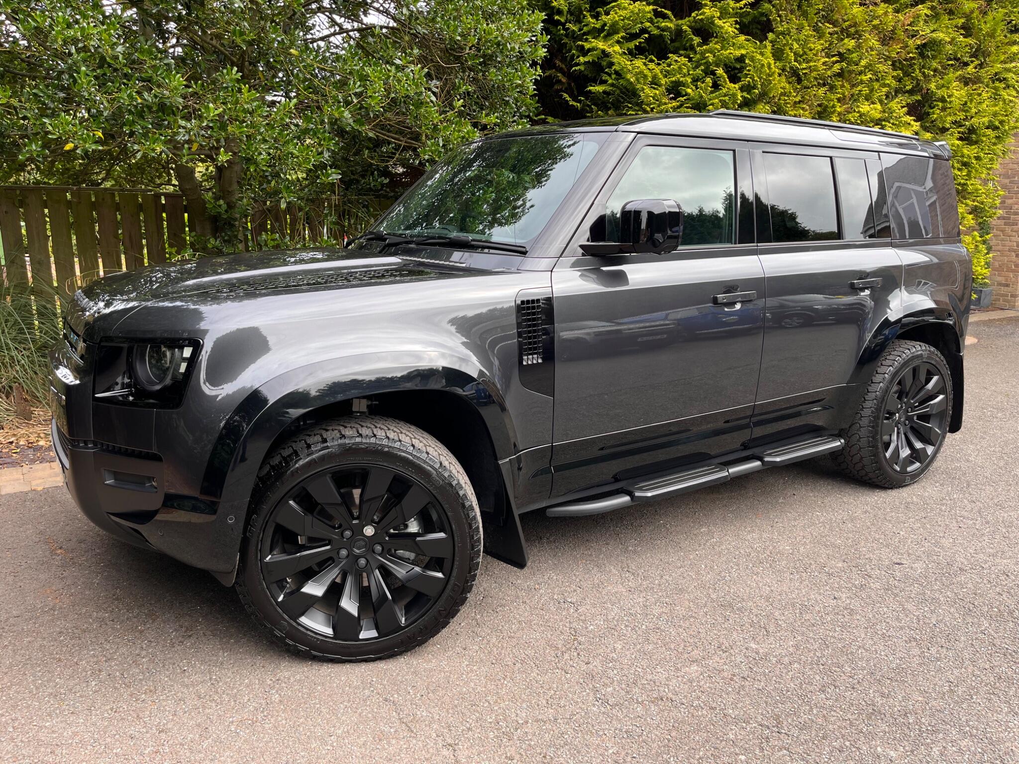 Land Rover Defender view 5