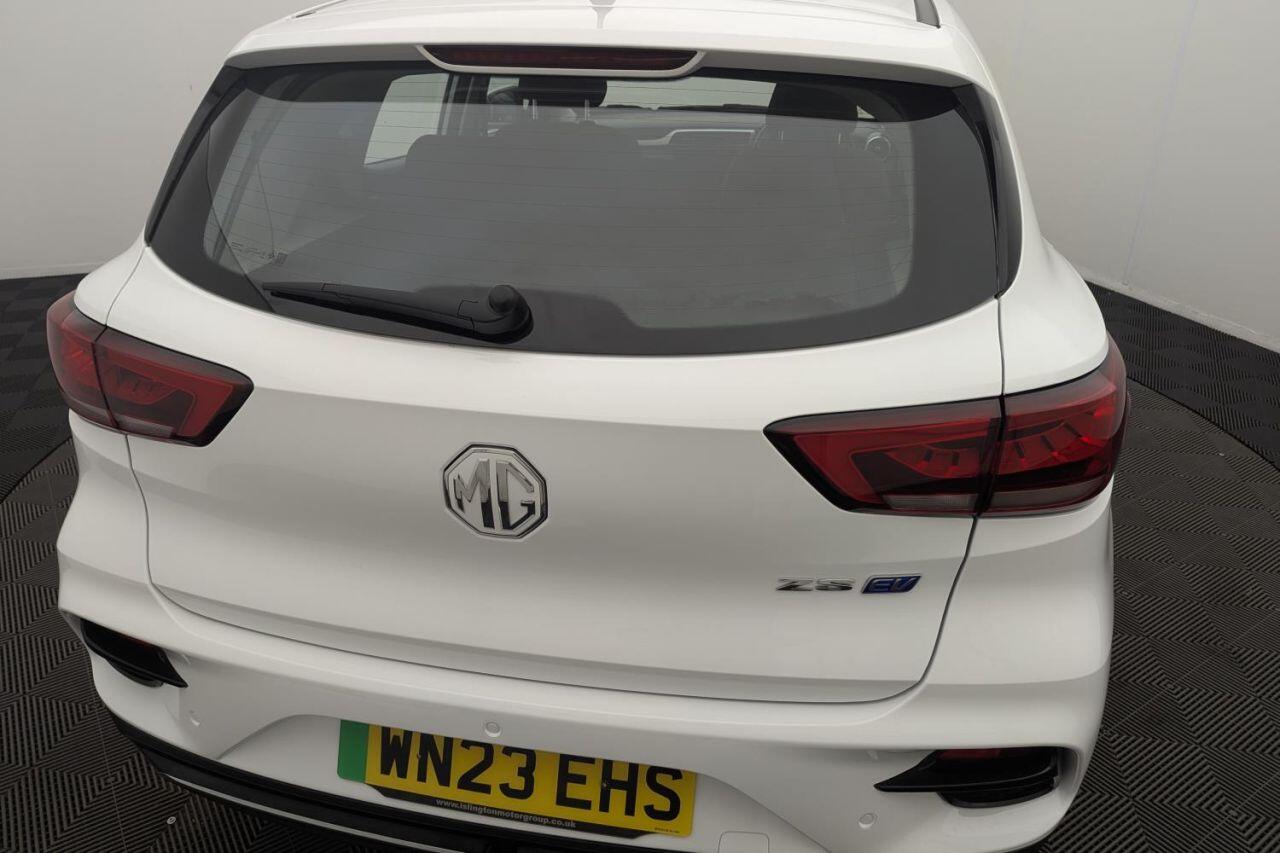 MG ZS view 36