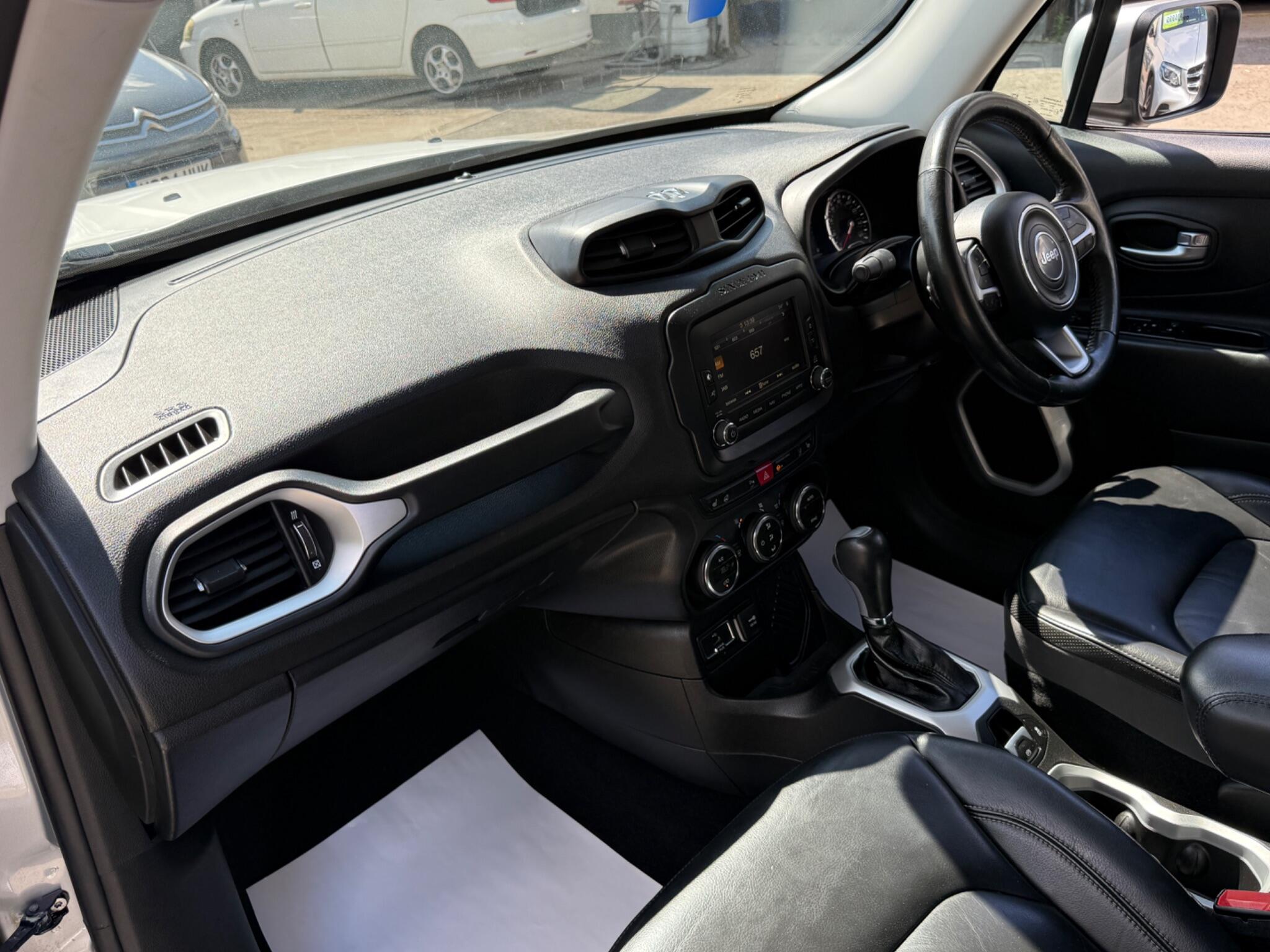 Jeep Renegade - Image 43
