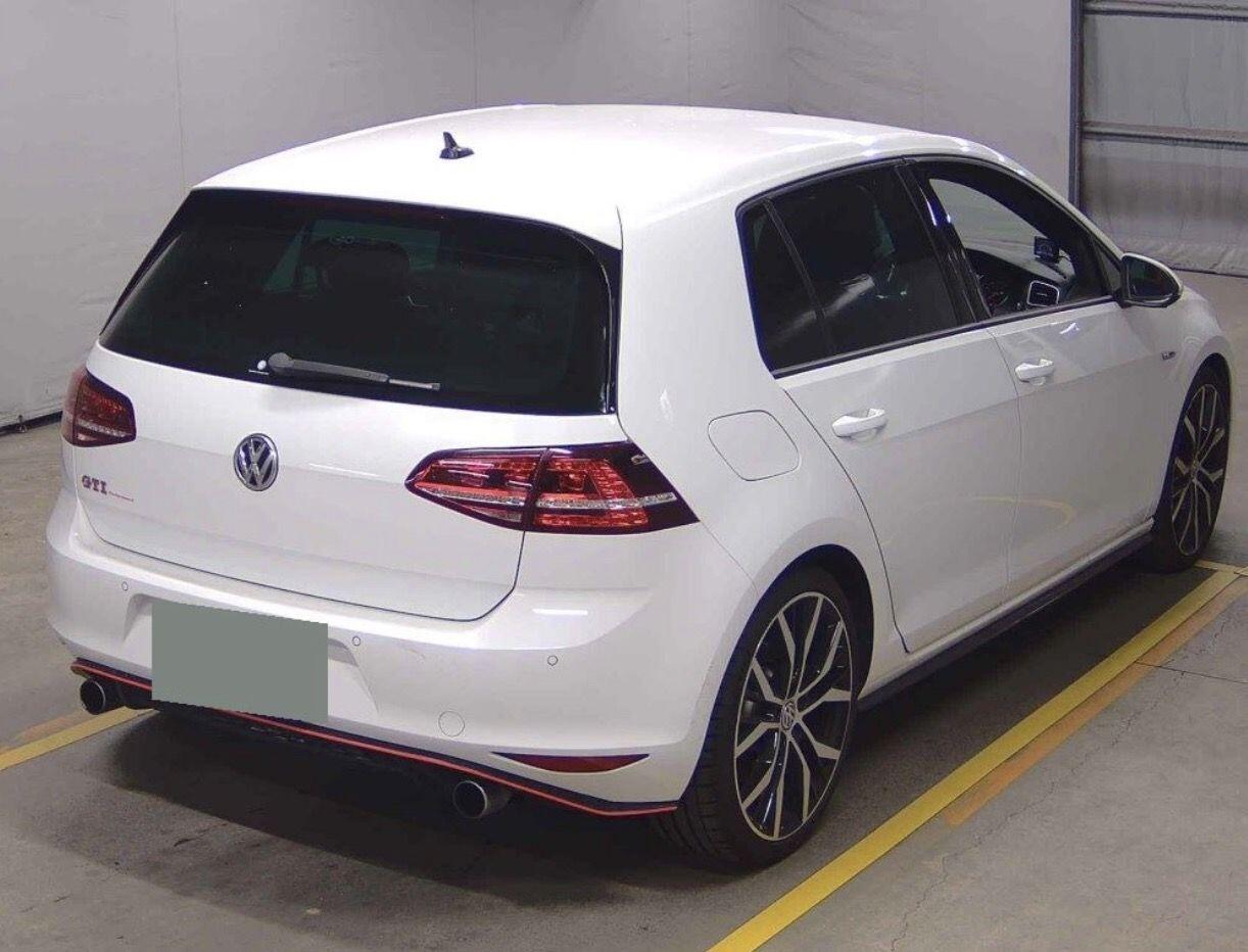 Volkswagen Golf view 4