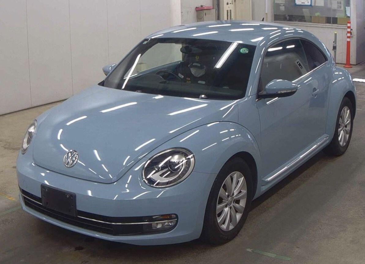 Volkswagen Beetle view 2