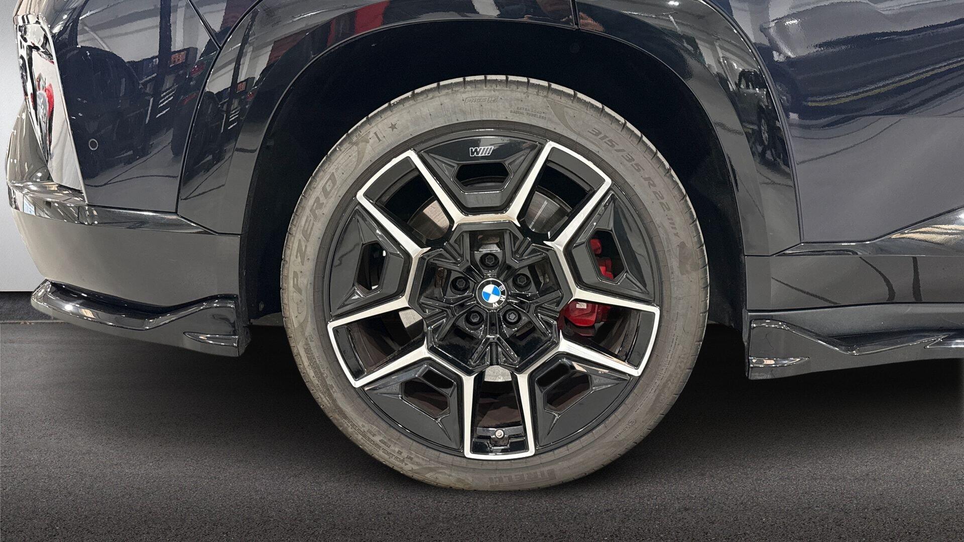 BMW XM view 14
