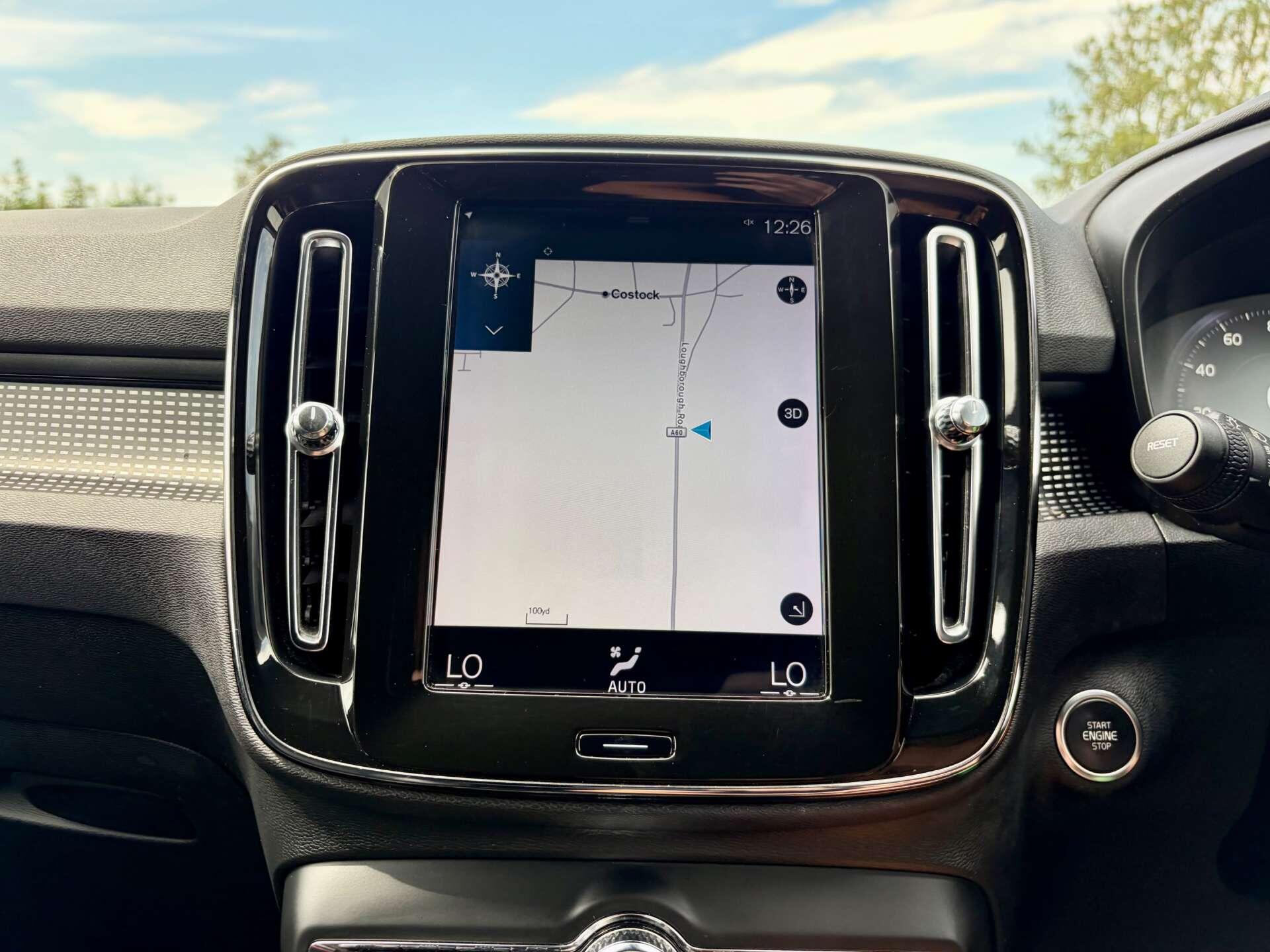 Volvo XC40 view 44