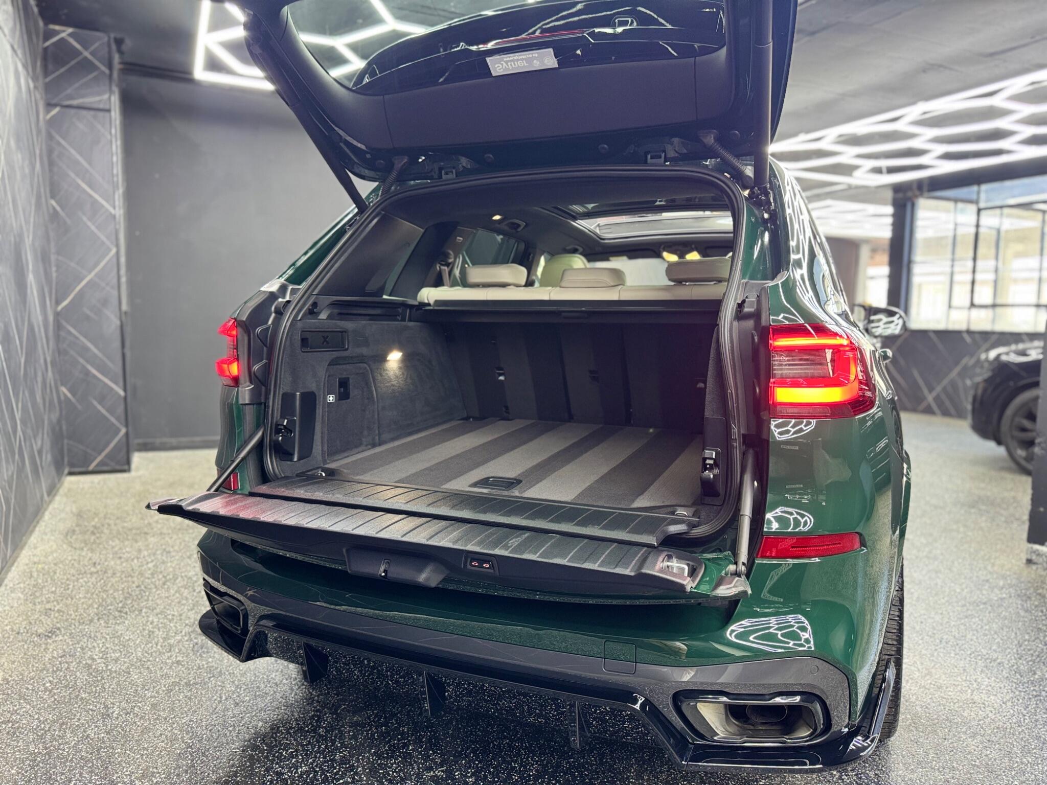 BMW X5 view 32