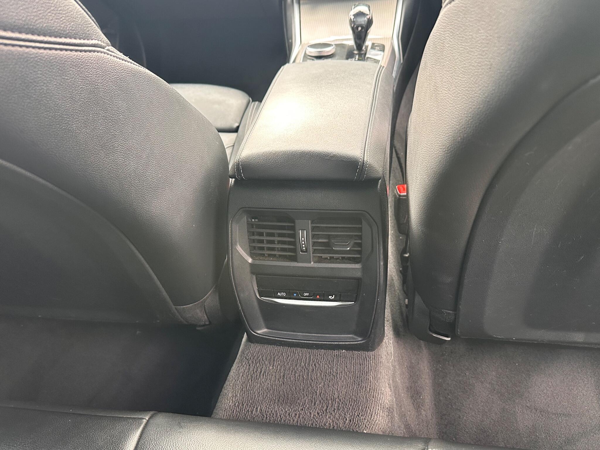BMW 3 Series view 21