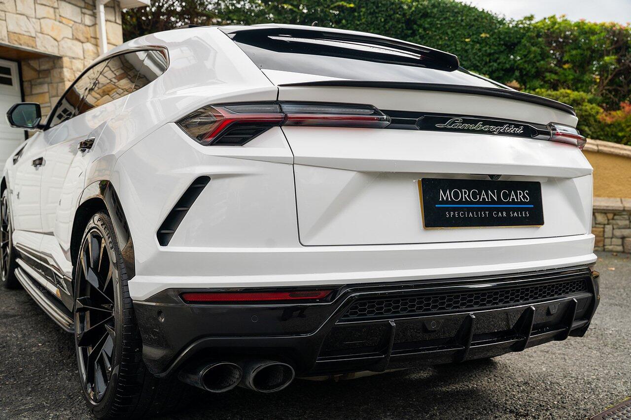 Lamborghini Urus view 8