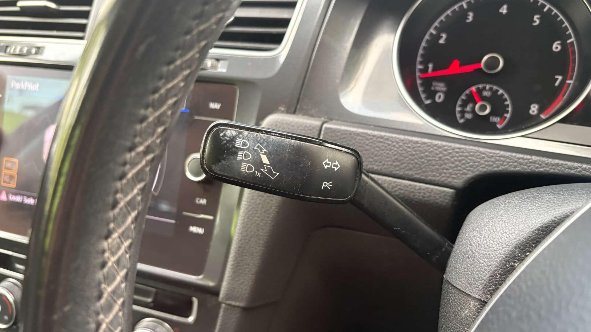 Volkswagen Golf view 18