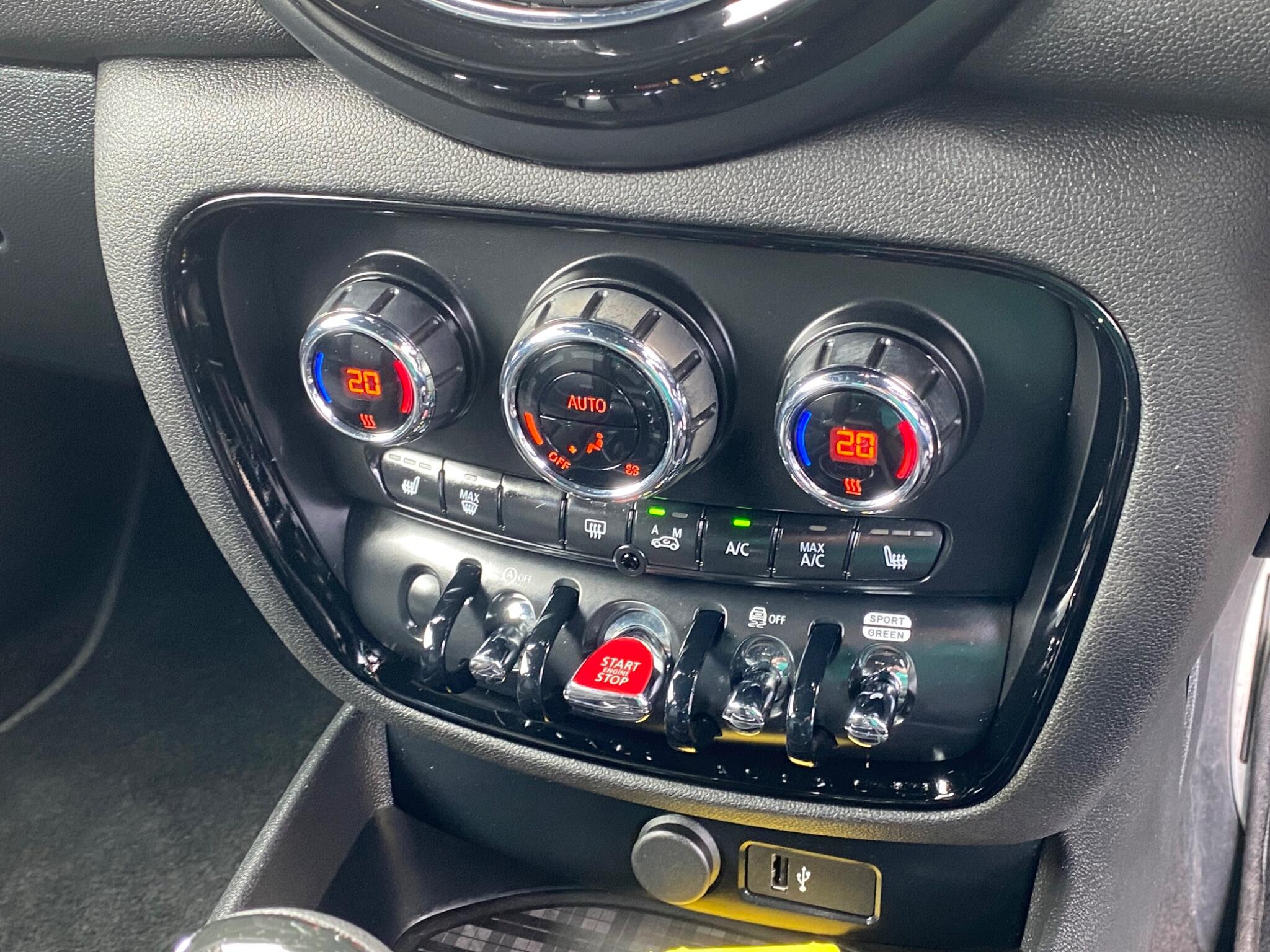 Mini Clubman view 24