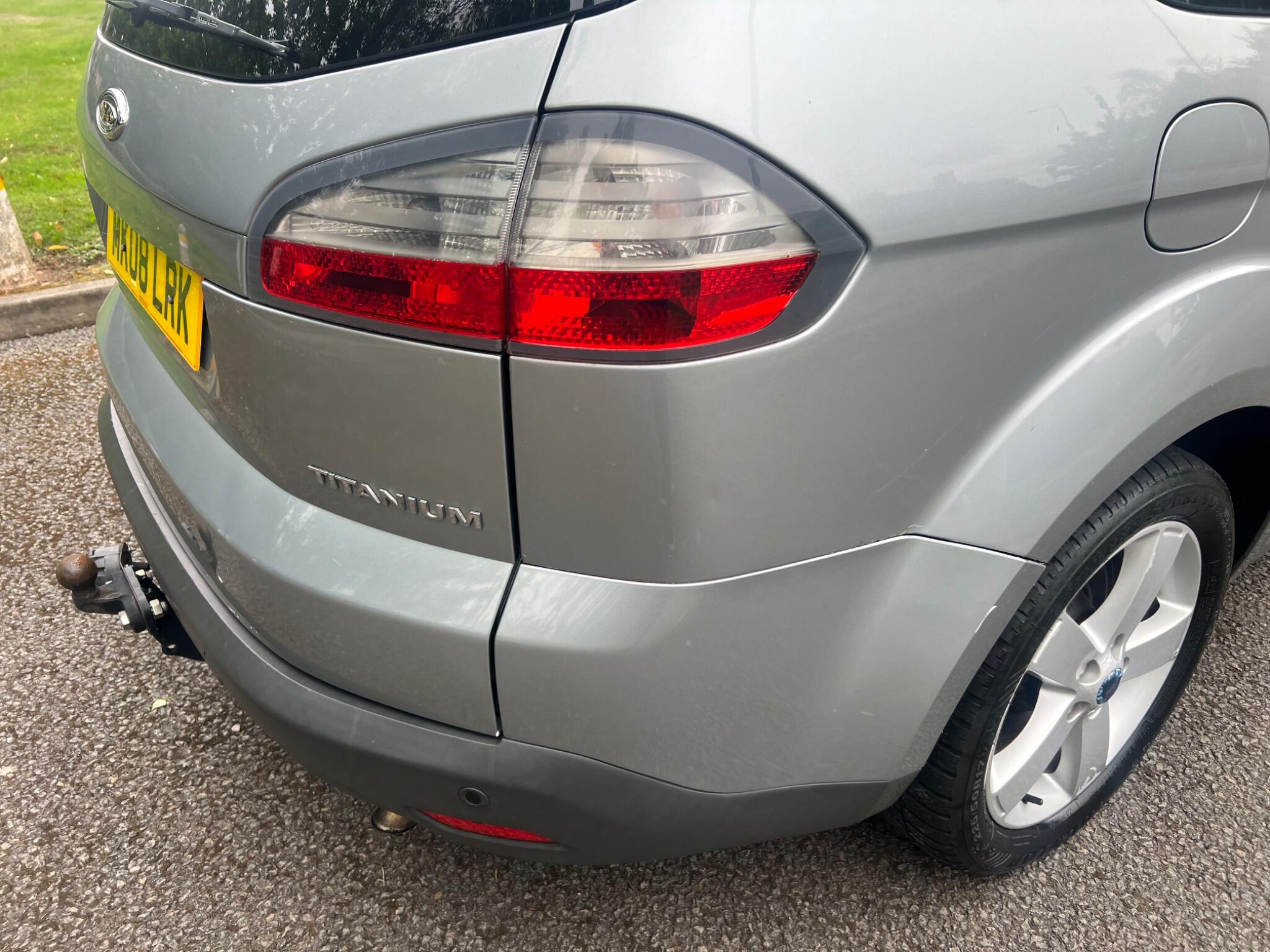 Ford S-Max view 25