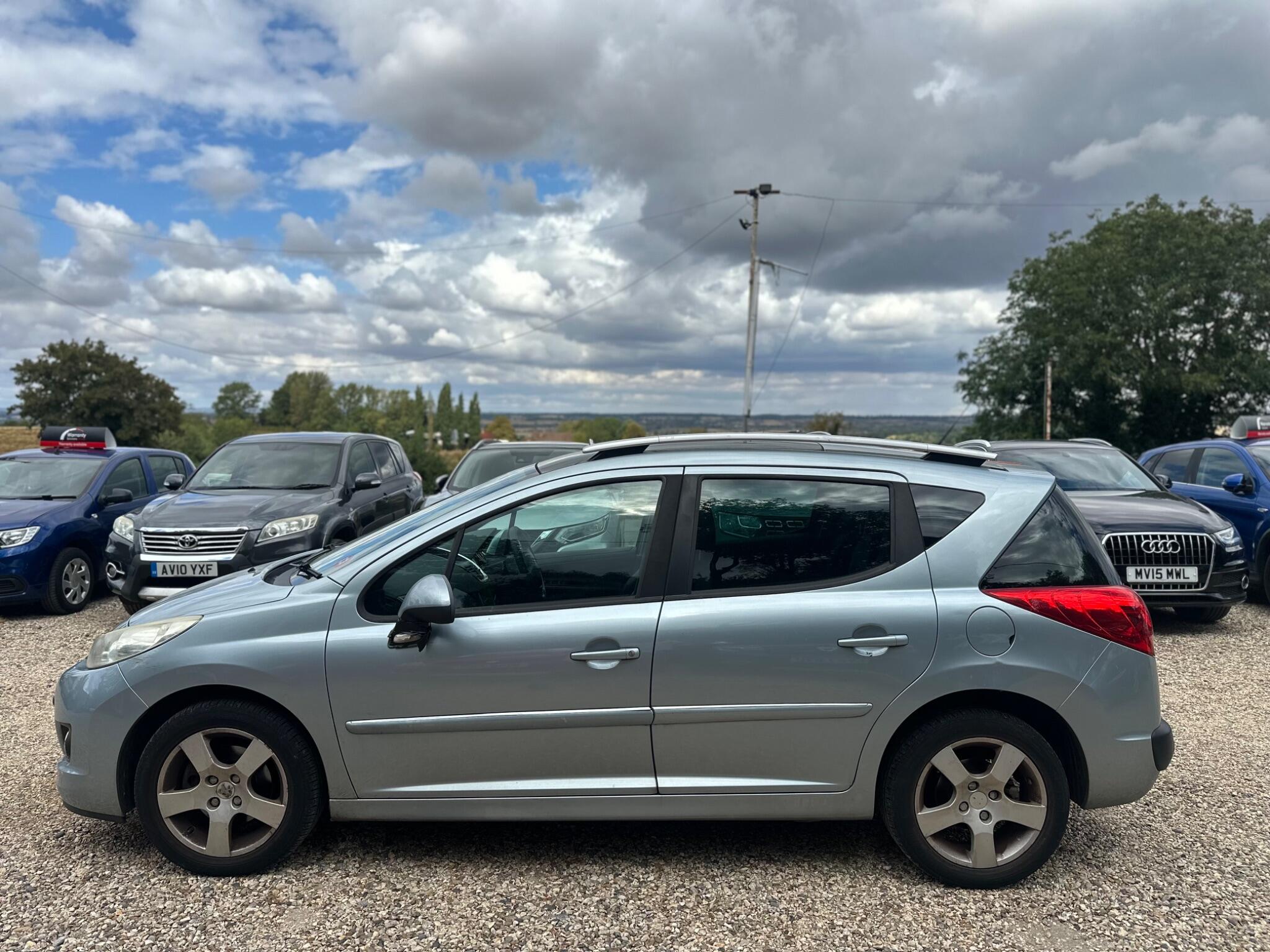 Peugeot 207 view 9