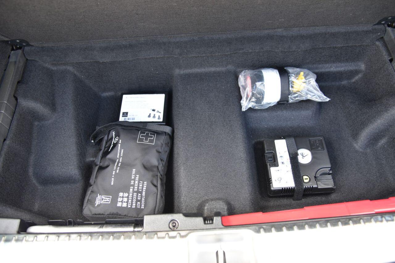 Mercedes-Benz E Class view 58