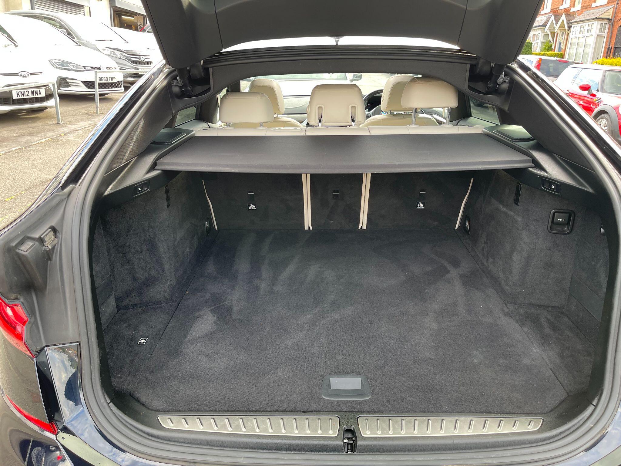 BMW 6 Series view 27