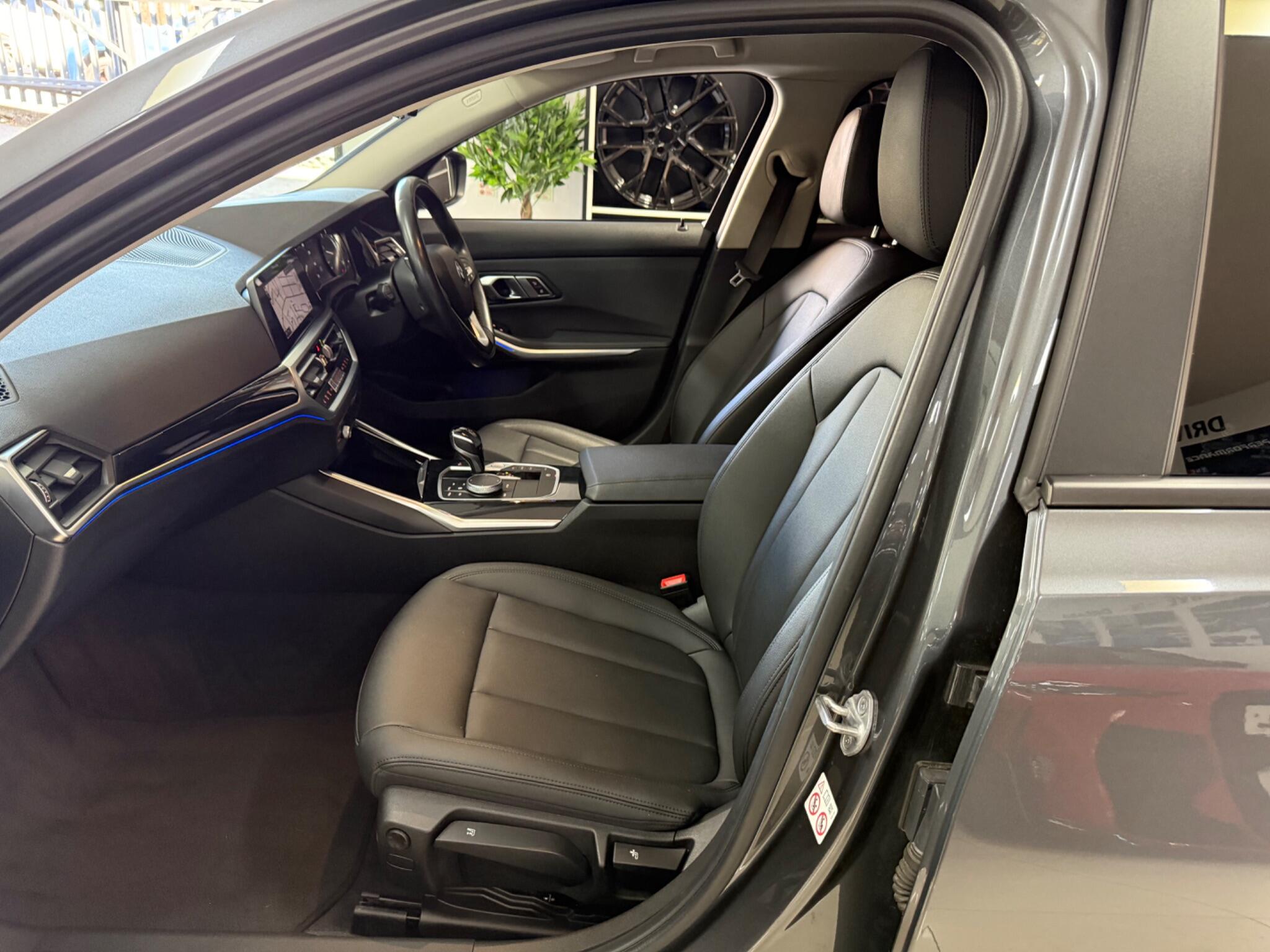 BMW 3 Series view 30