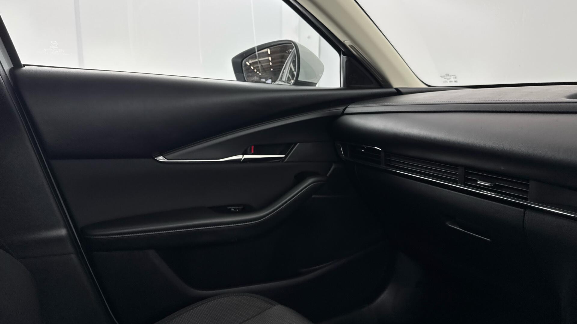 Mazda CX-30 view 32