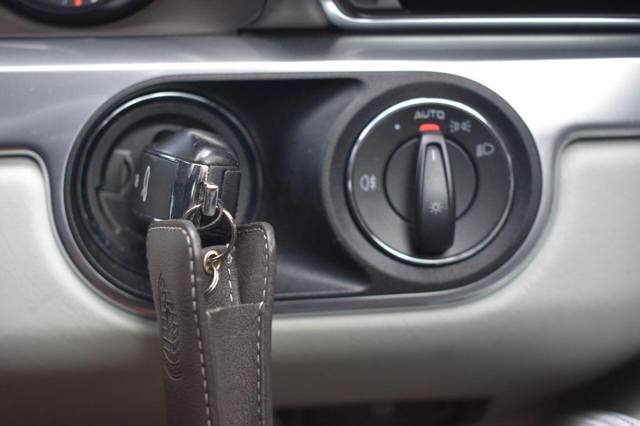 Porsche 911 view 30