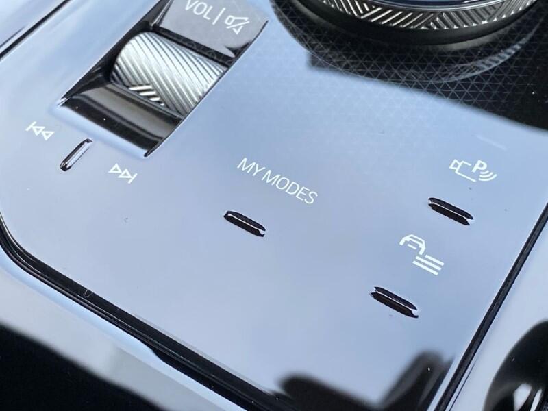 BMW 5 Series view 19