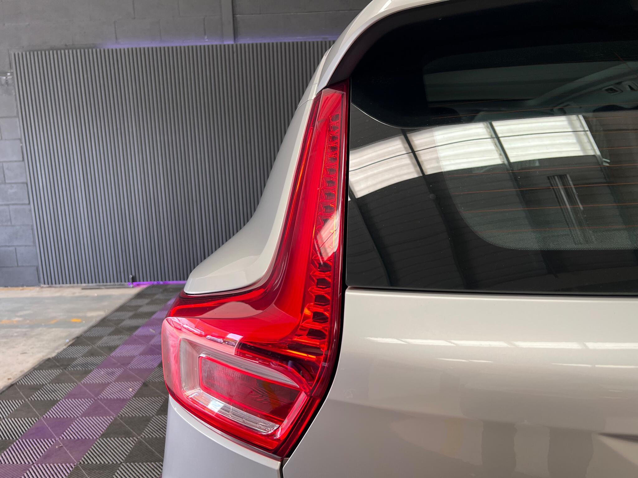 Volvo XC40 view 54
