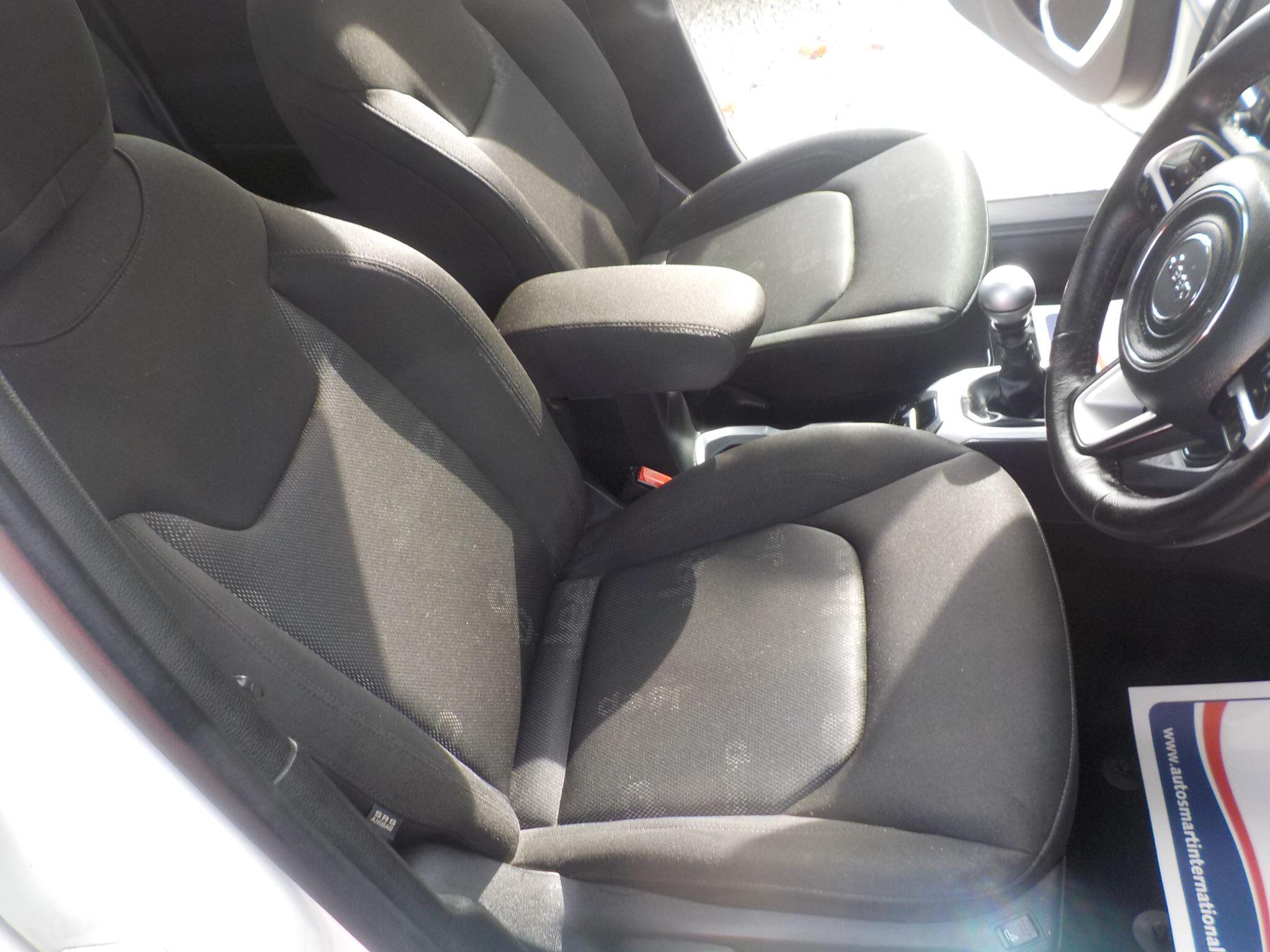 Jeep Renegade 1.4T MultiAirII Longitude Euro 6 (s/s) 5dr