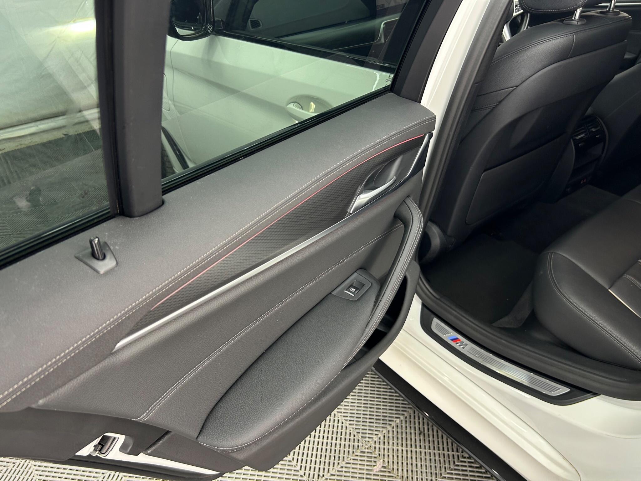 BMW 5 Series view 31