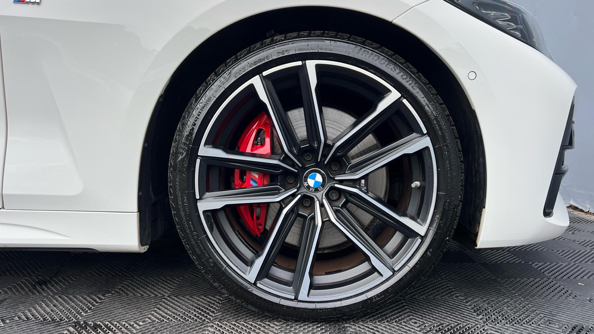 BMW 4 Series view 14