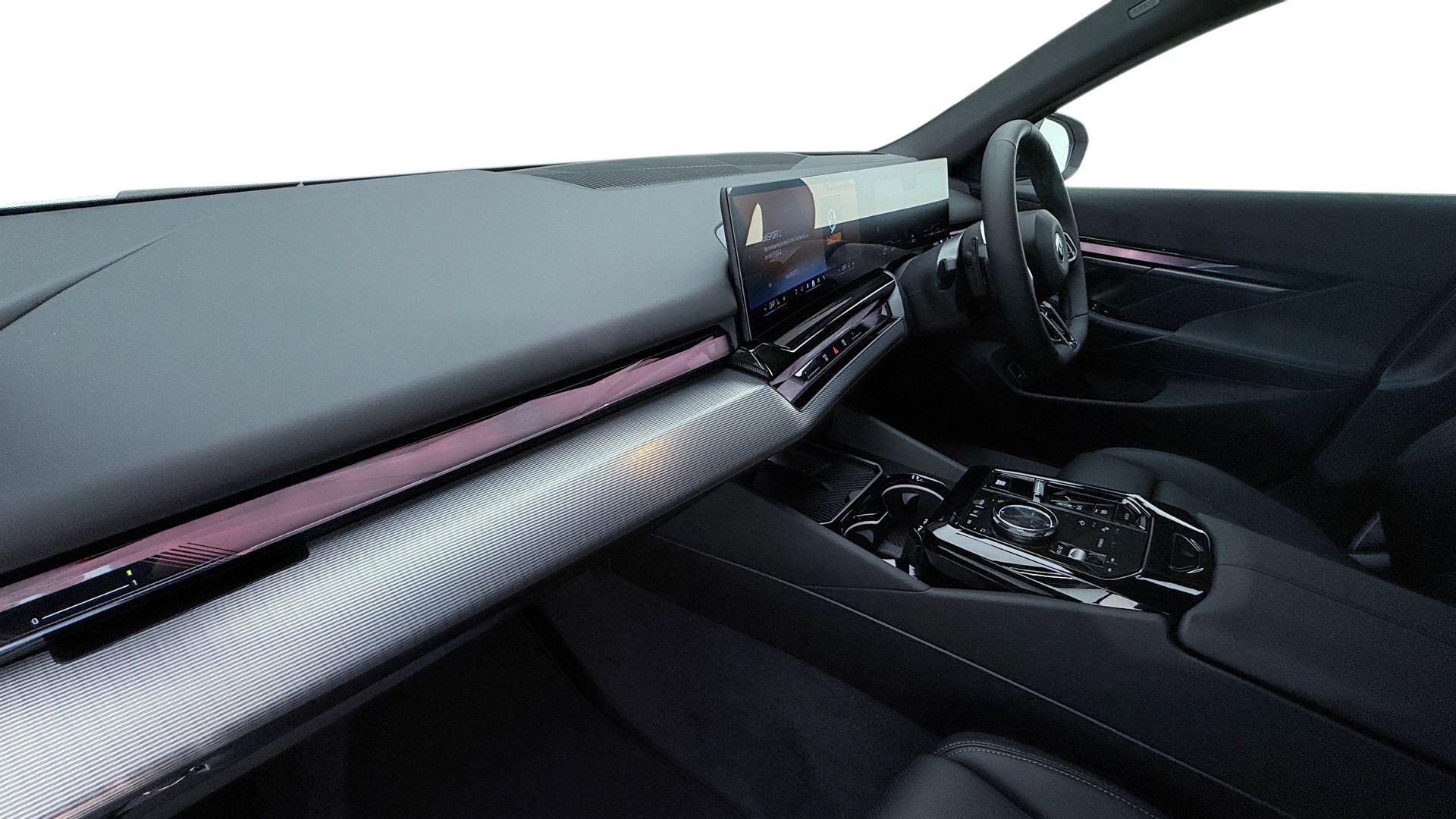BMW 5 Series view 7