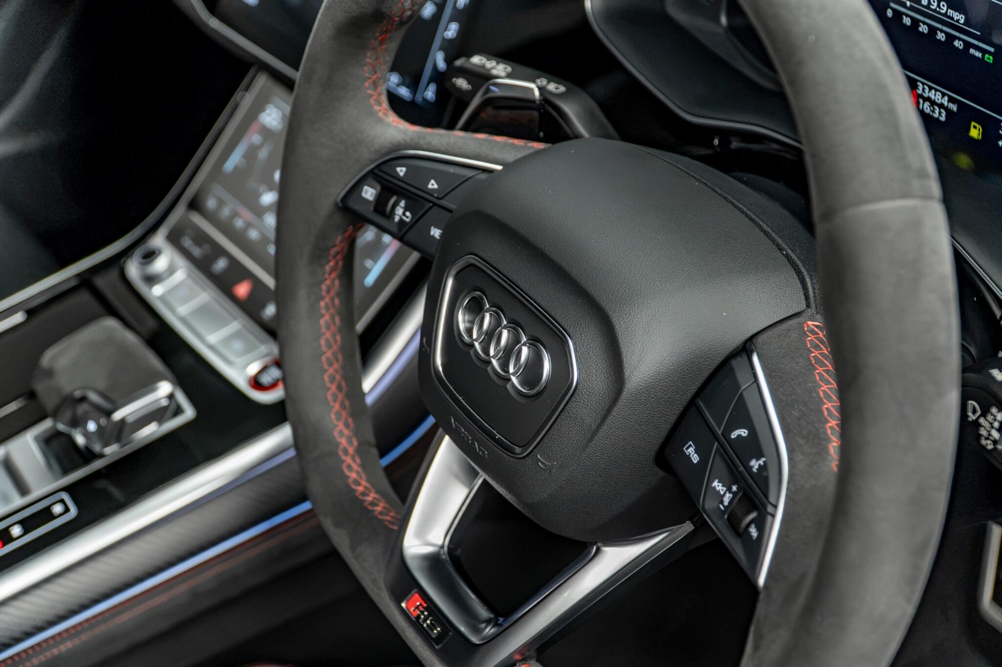 Audi RS Q8 view 35