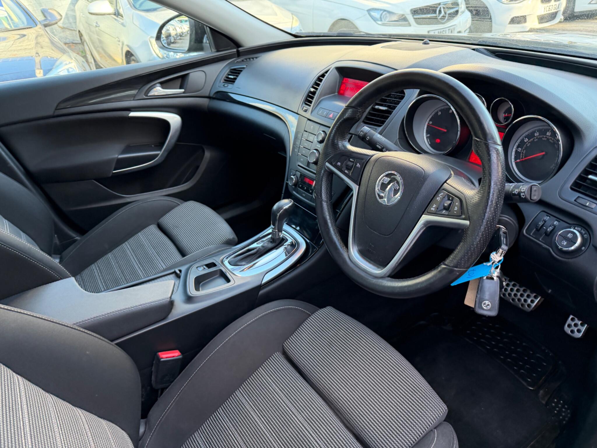 Vauxhall Insignia view 17