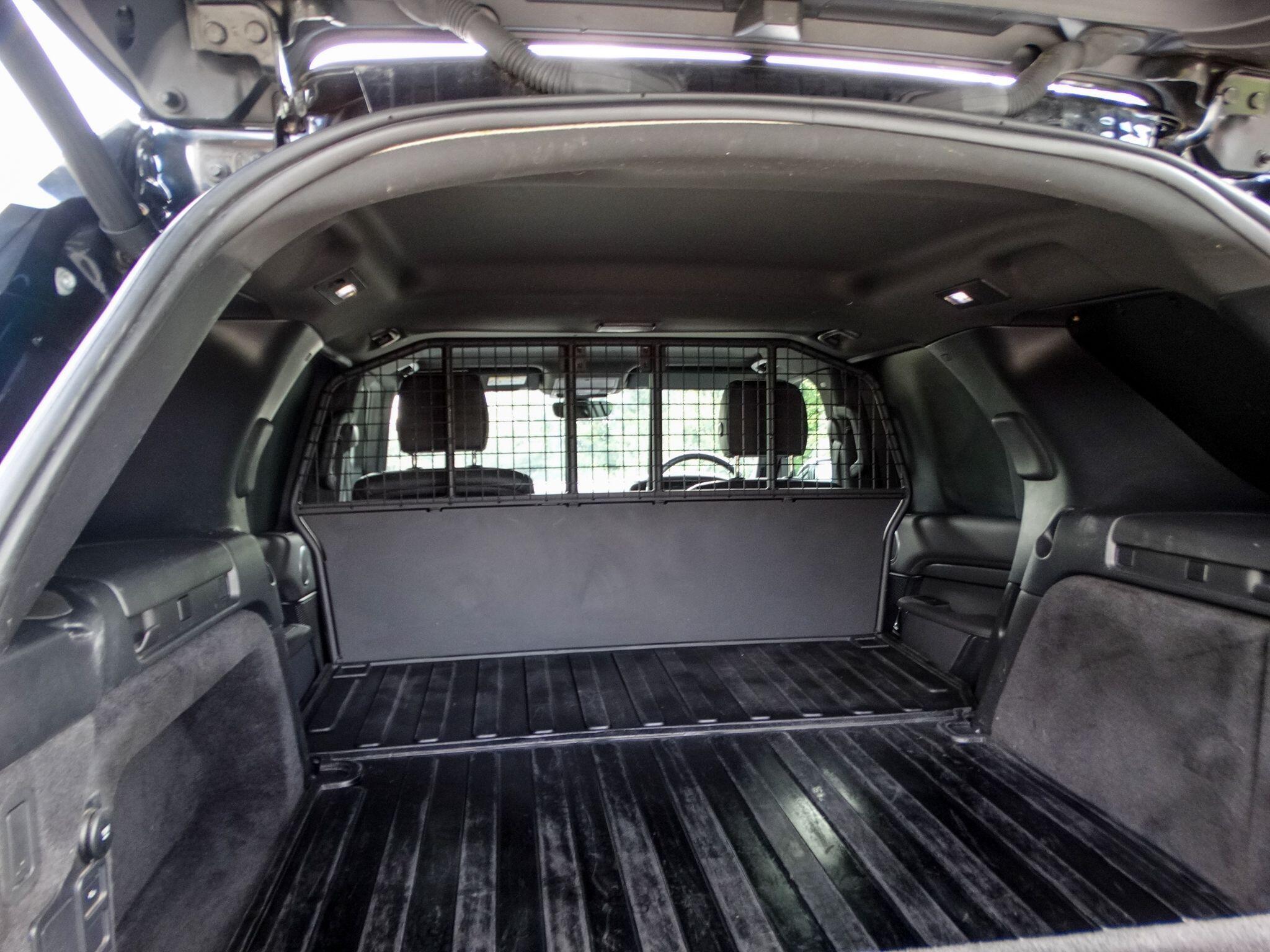 Land Rover Discovery 3 view 22