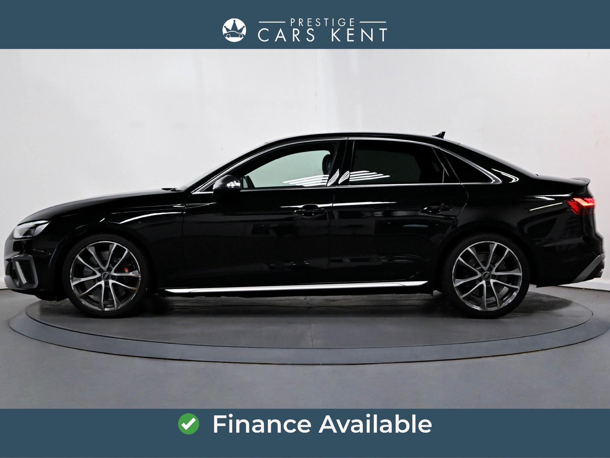 Audi S4 view 4