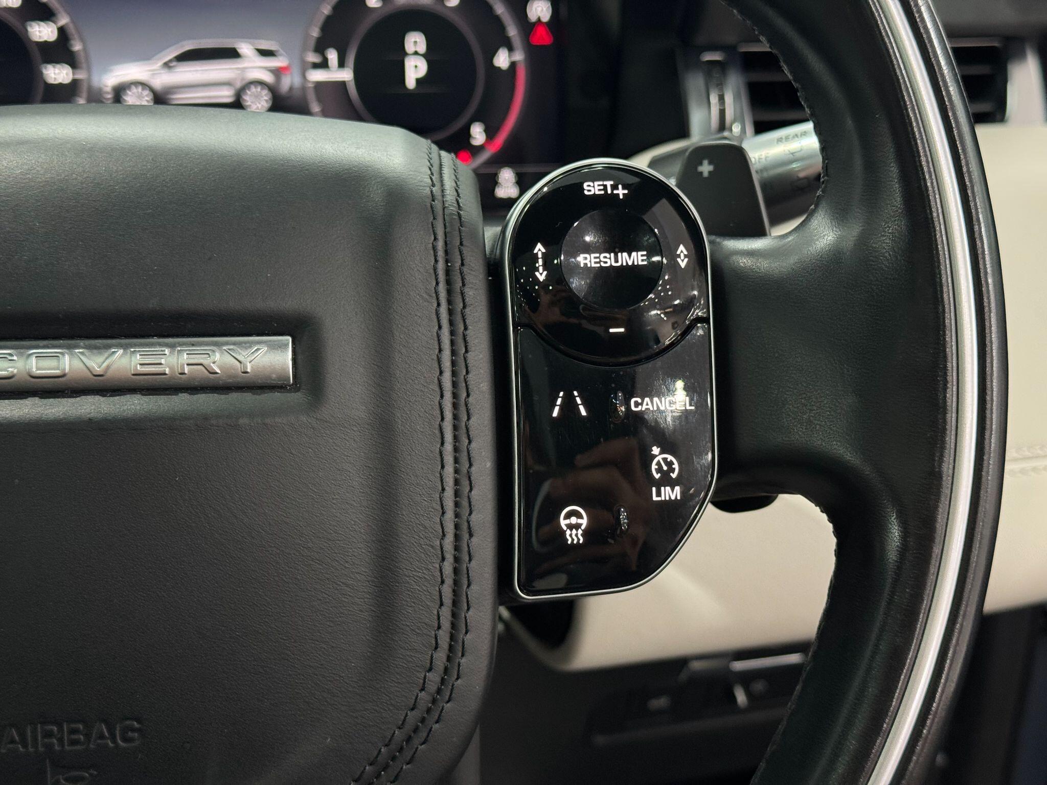 Land Rover Discovery Sport view 39