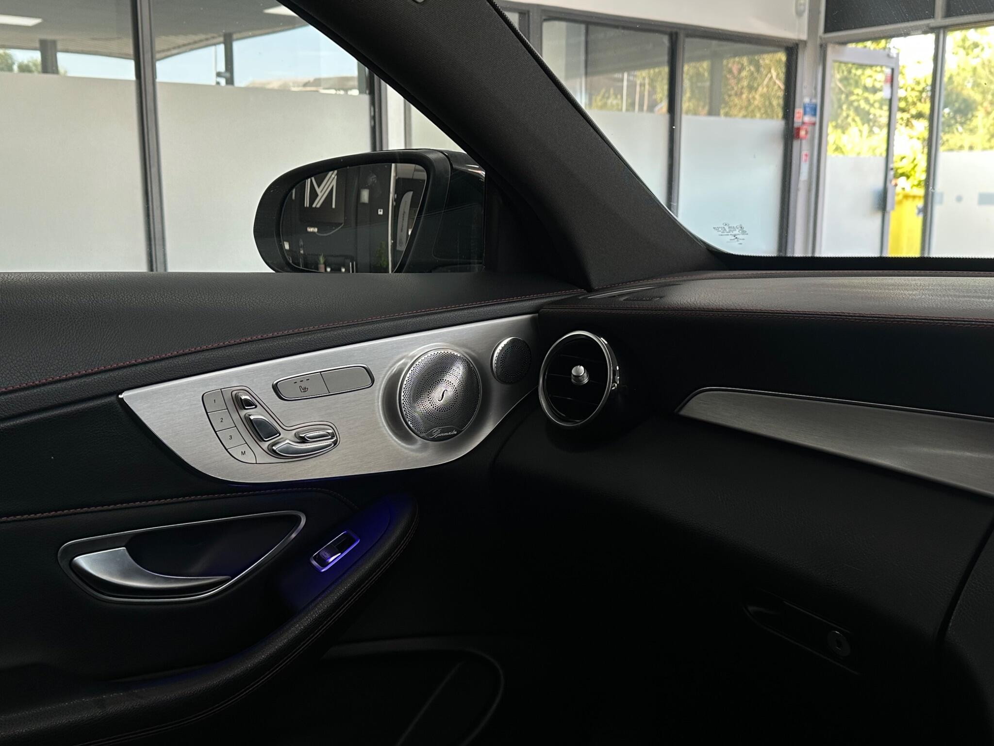 Mercedes-Benz C Class view 33