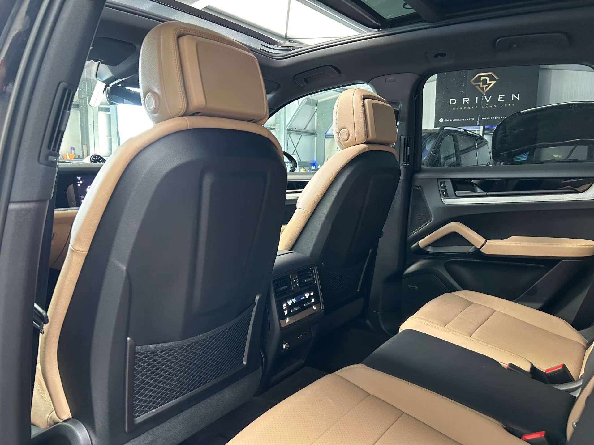 Porsche Cayenne view 21