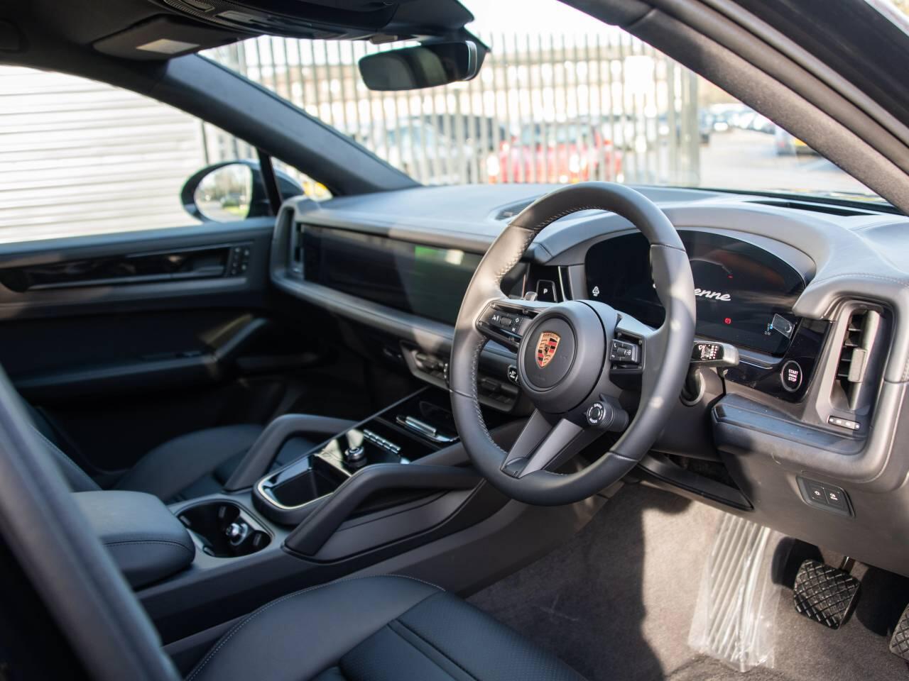Porsche Cayenne view 4