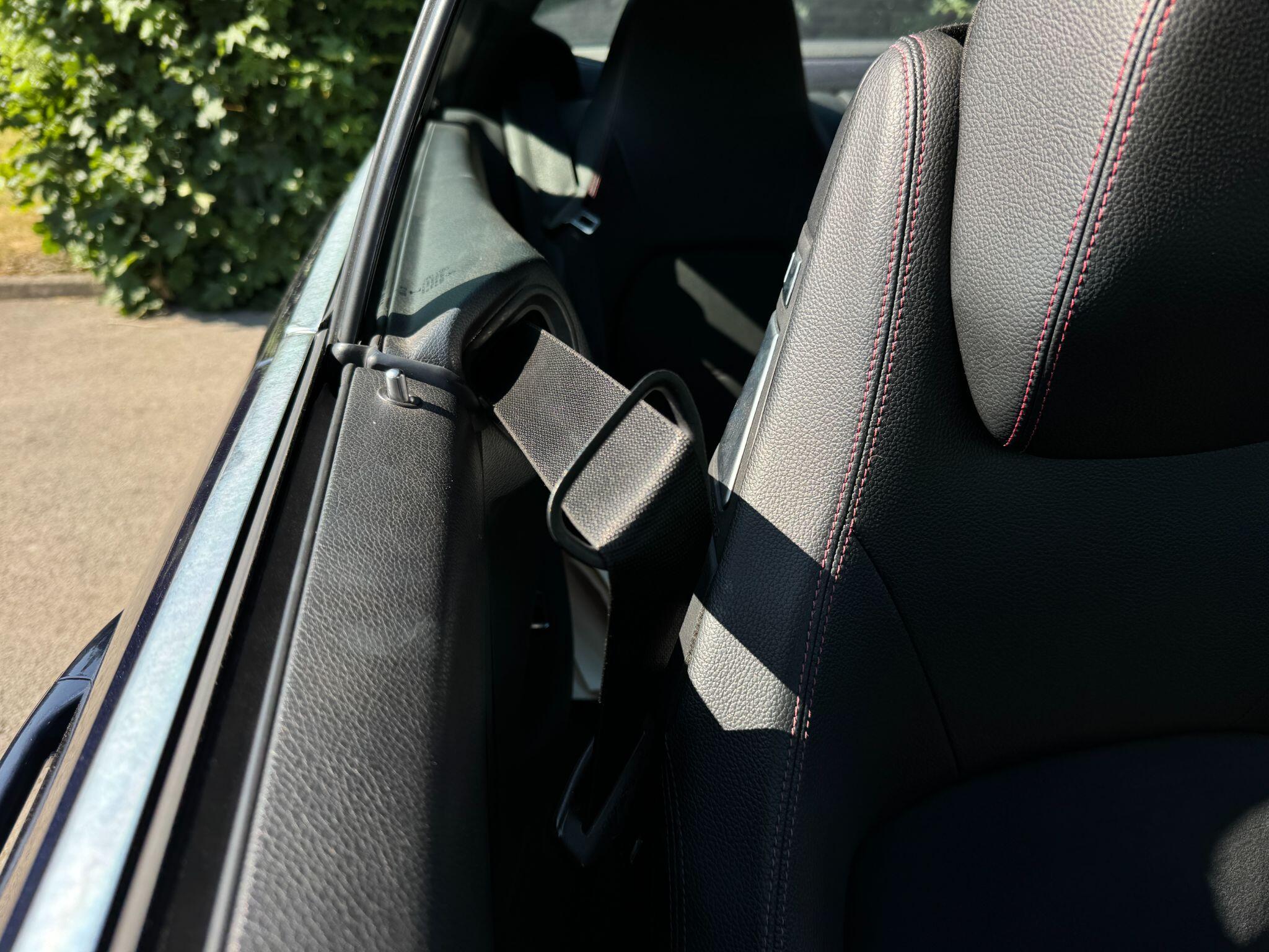 Mercedes-Benz E Class view 15