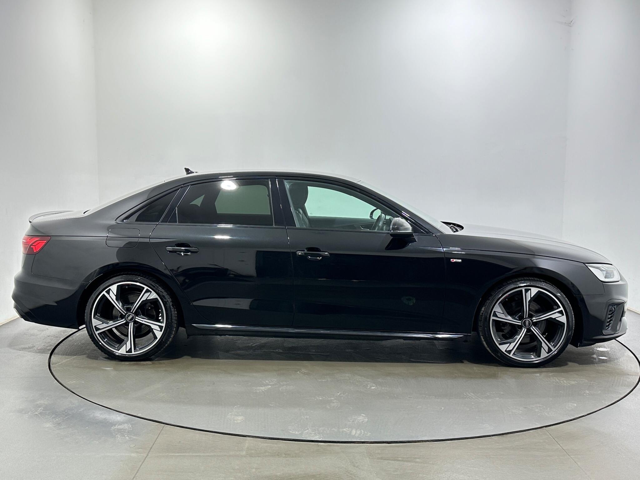 Audi A4 view 9