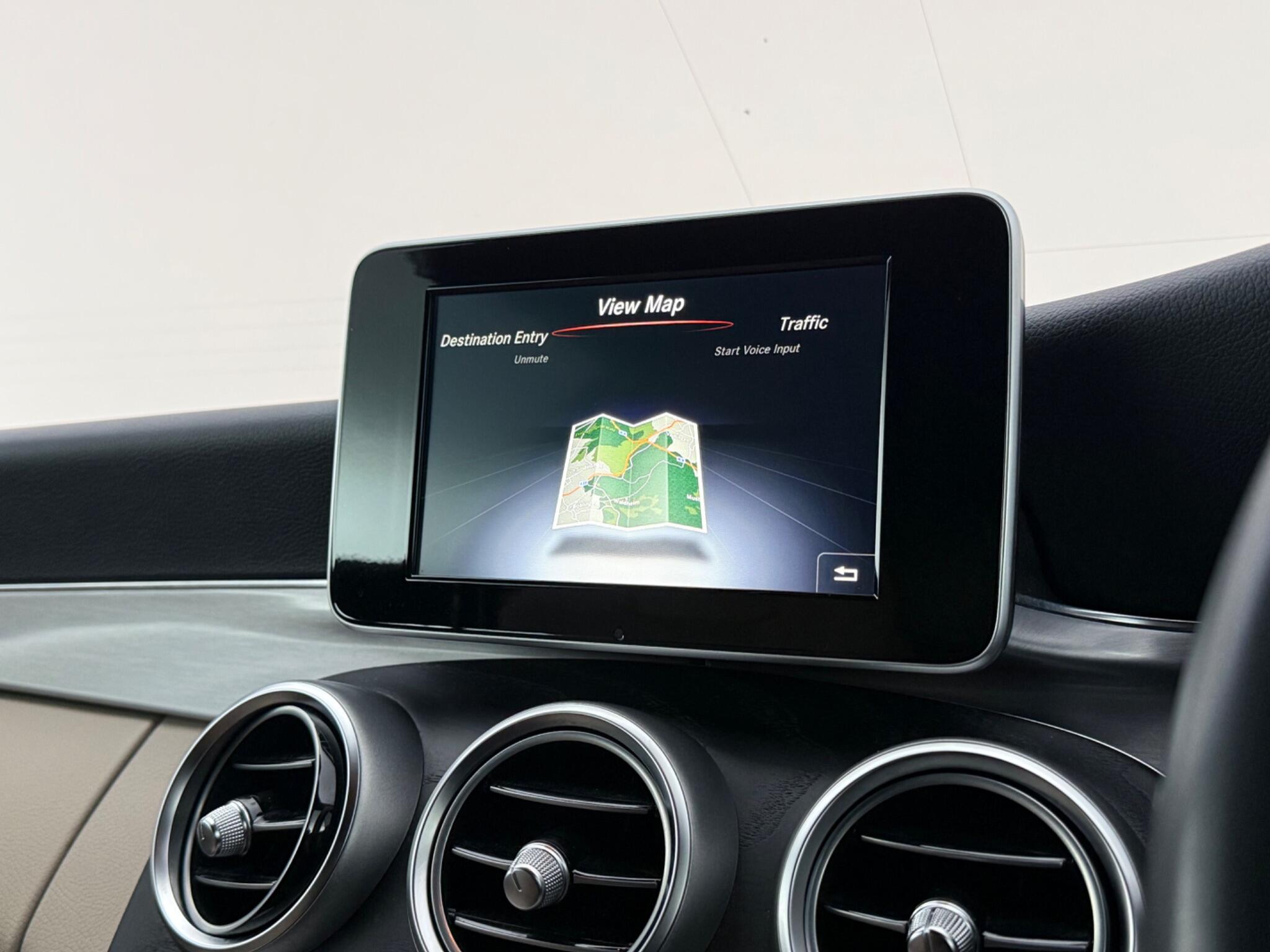Mercedes-Benz C-Class view 30