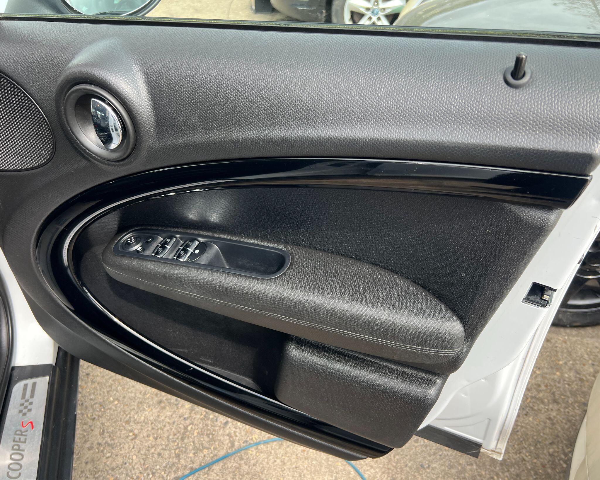 Mini Countryman view 12