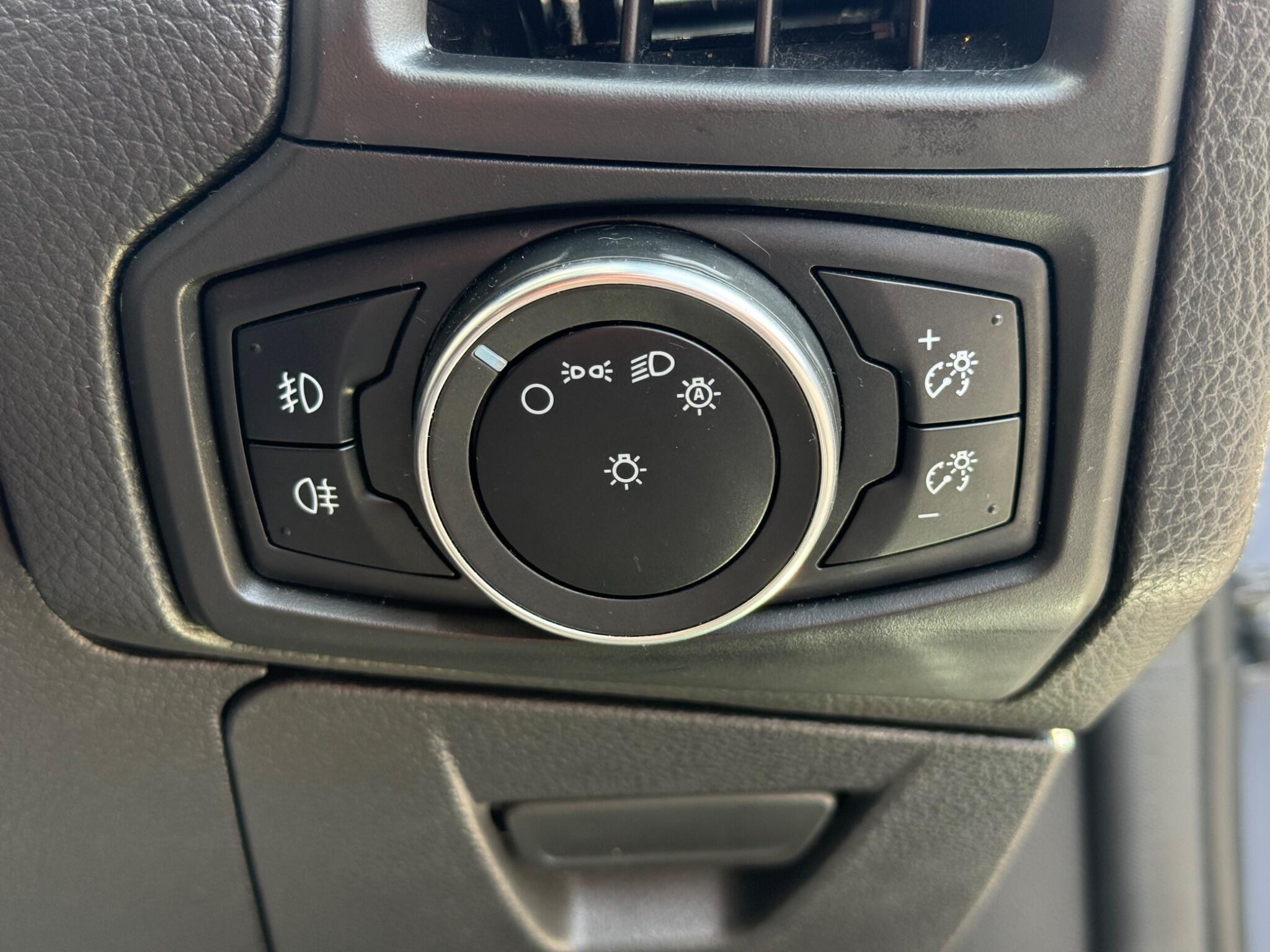 Ford Focus view 20