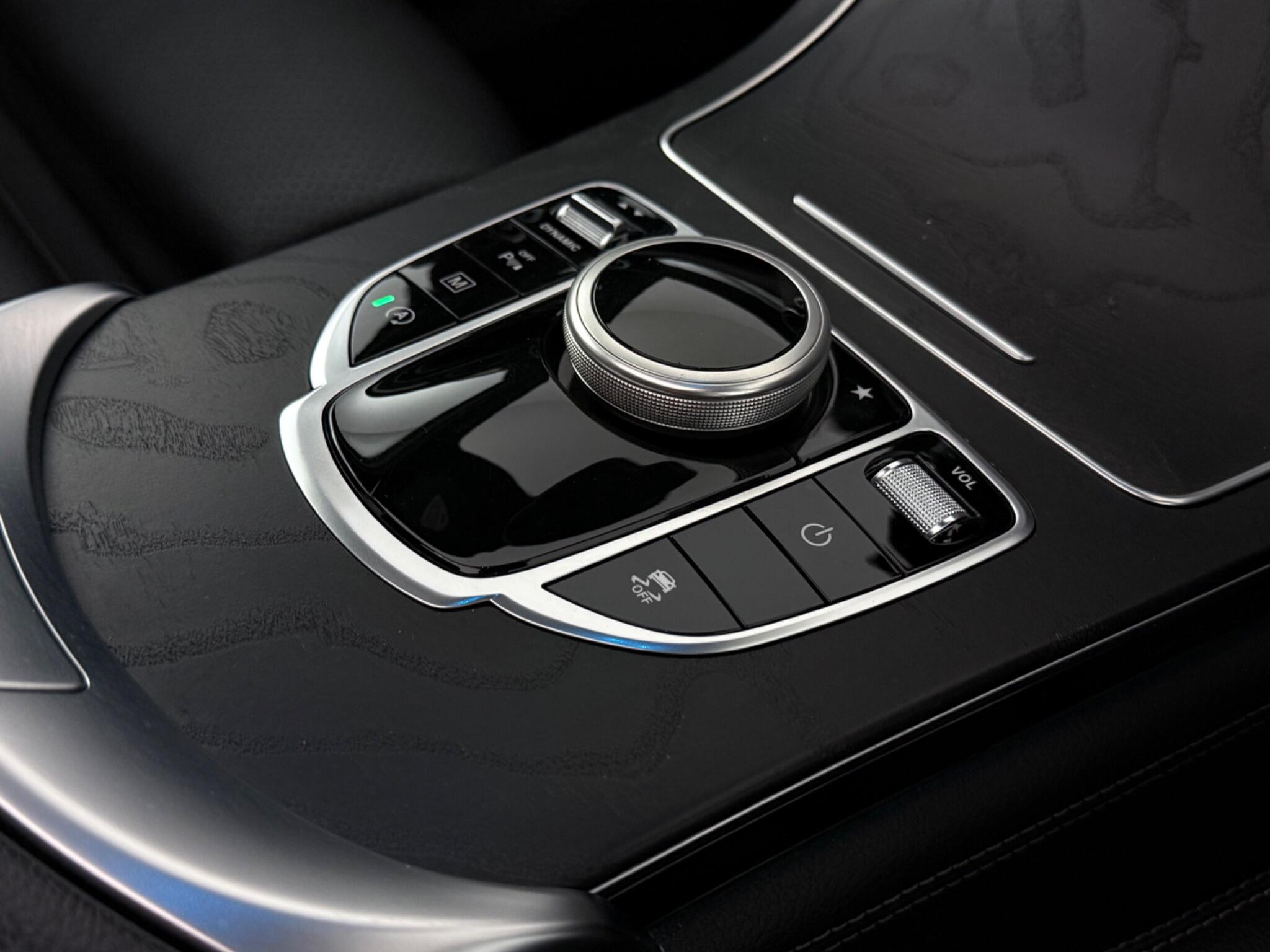 Mercedes-Benz GLC view 24