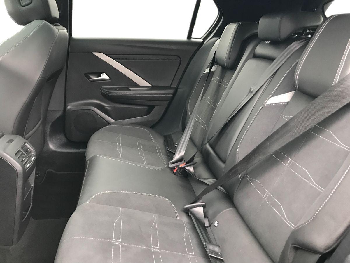 Vauxhall Astra view 7